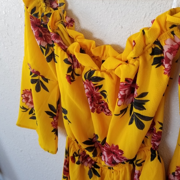 springtime floral off the shoulder romper shorts - Picture 3 of 8